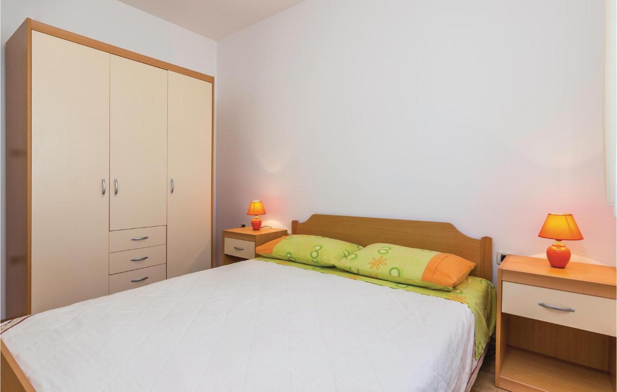 Beautiful Apartment In Porec With Kitchen Luaran gambar
