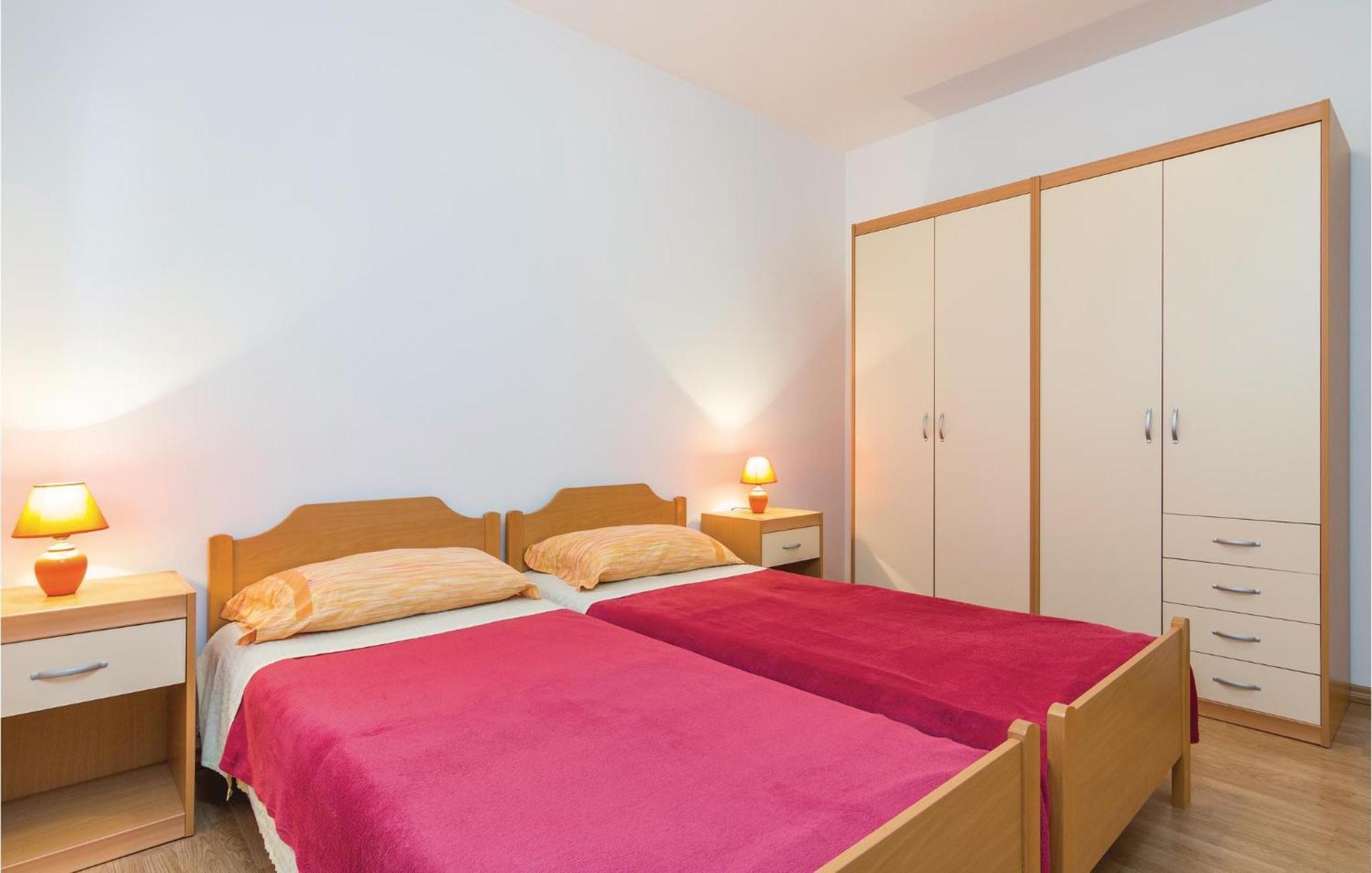 Beautiful Apartment In Porec With Kitchen Luaran gambar