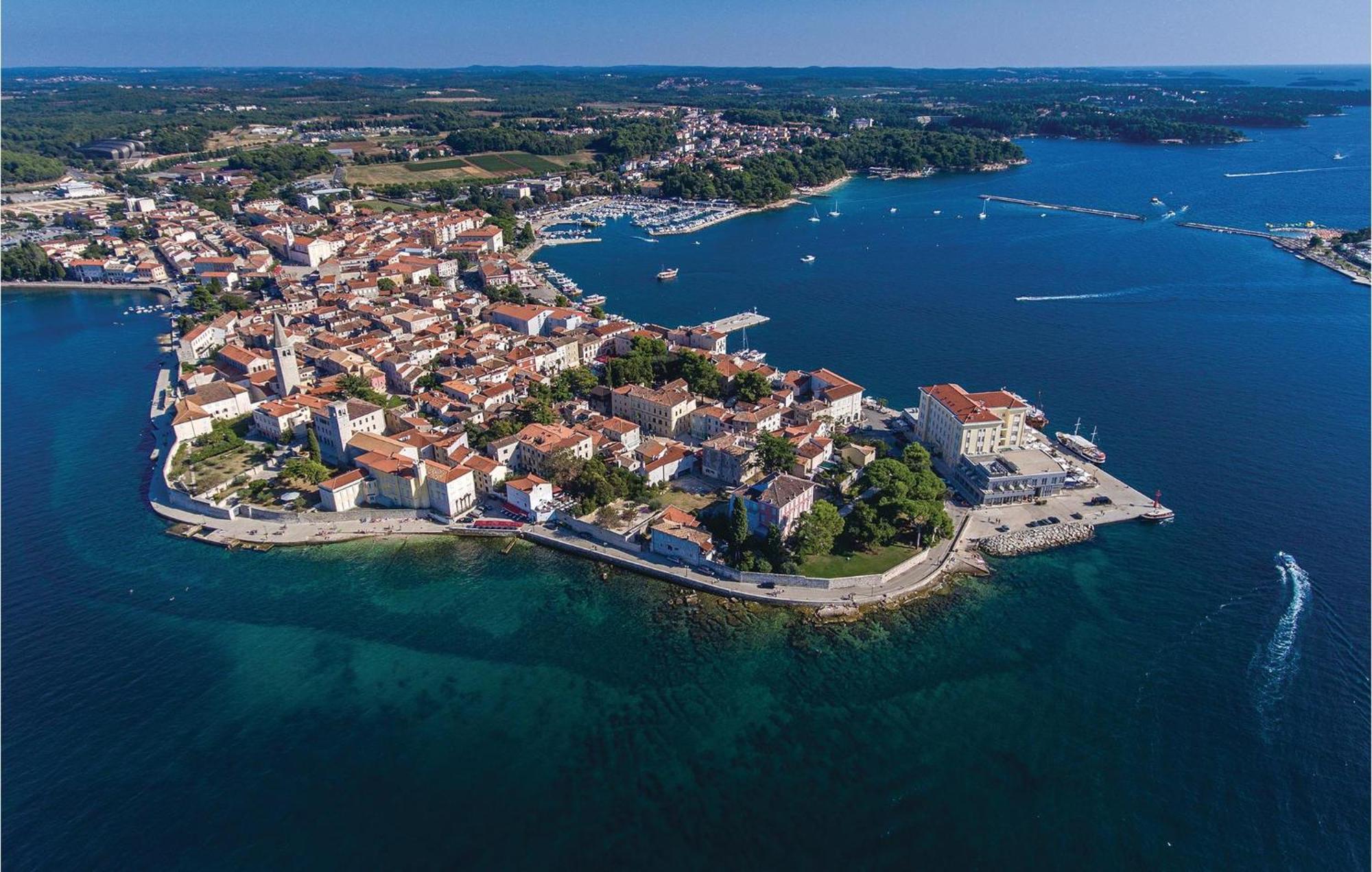 Beautiful Apartment In Porec With Kitchen Luaran gambar