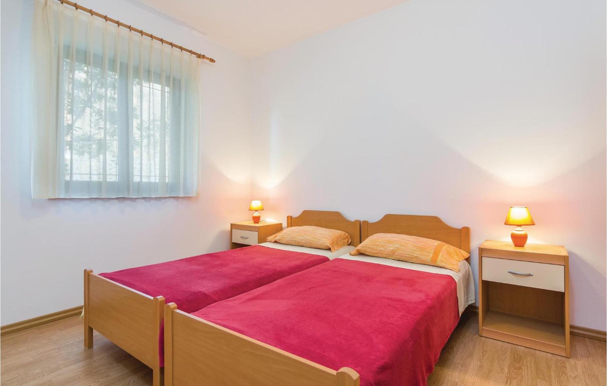 Beautiful Apartment In Porec With Kitchen Luaran gambar